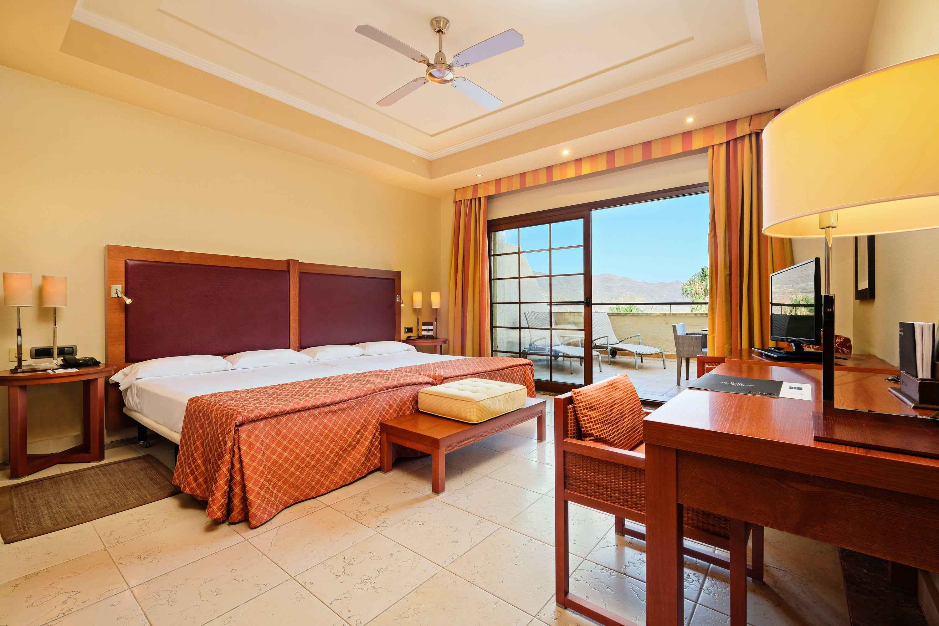 Hotel Envia Almeria Spa & Golf Агуадульсе Екстер'єр фото A room at the hotel