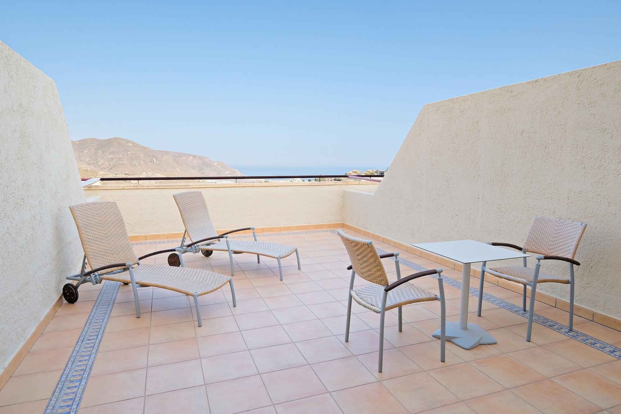 Hotel Envia Almeria Spa & Golf Агуадульсе Екстер'єр фото A balcony