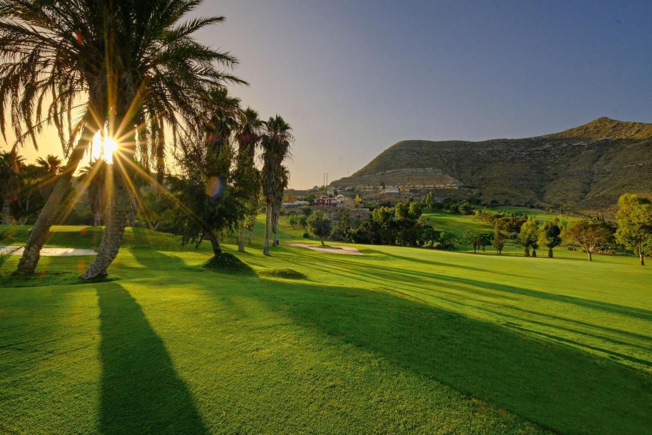 Hotel Envia Almeria Spa & Golf Агуадульсе Екстер'єр фото Golf course at the resort